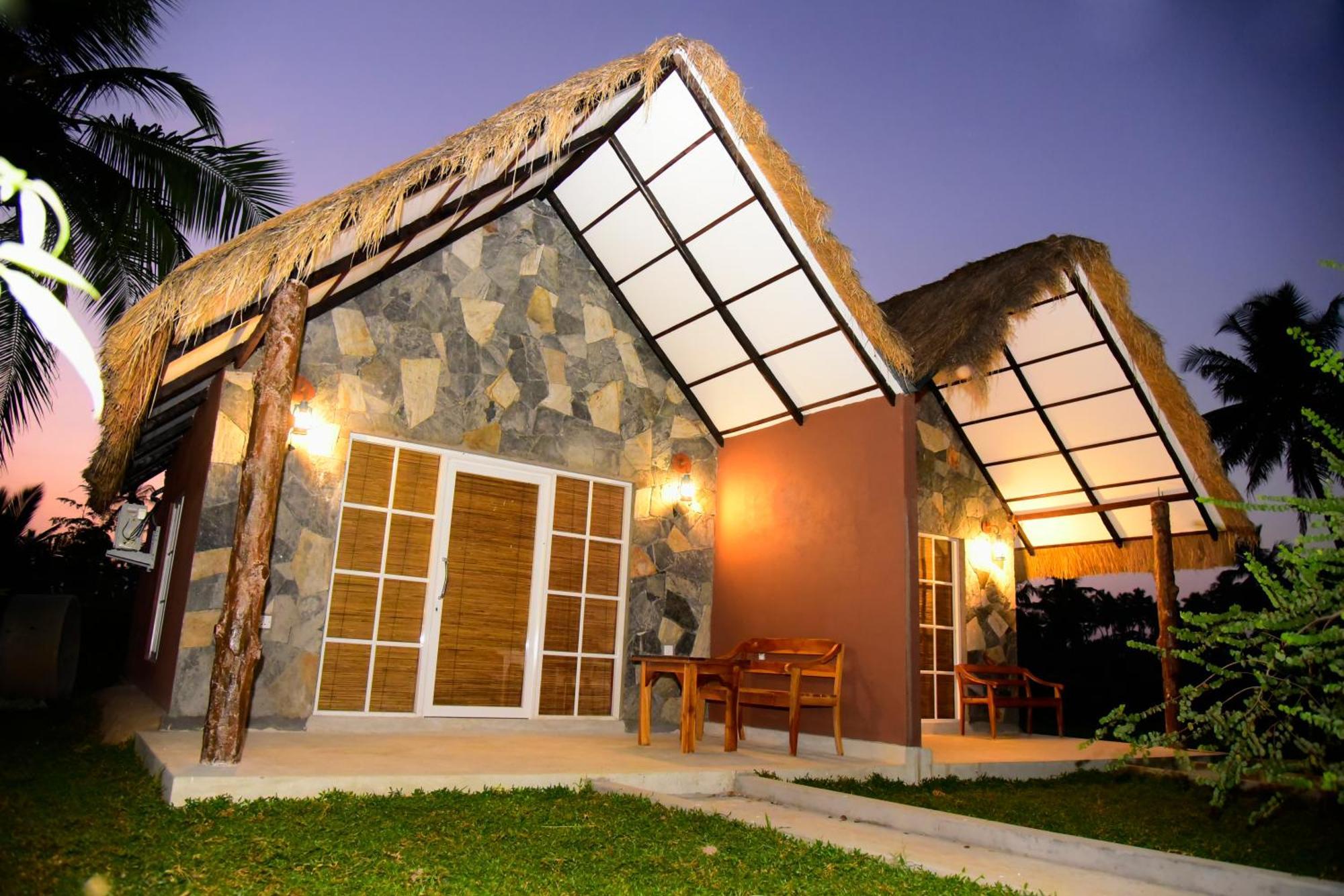 Coco Village Hotel Чилау Экстерьер фото