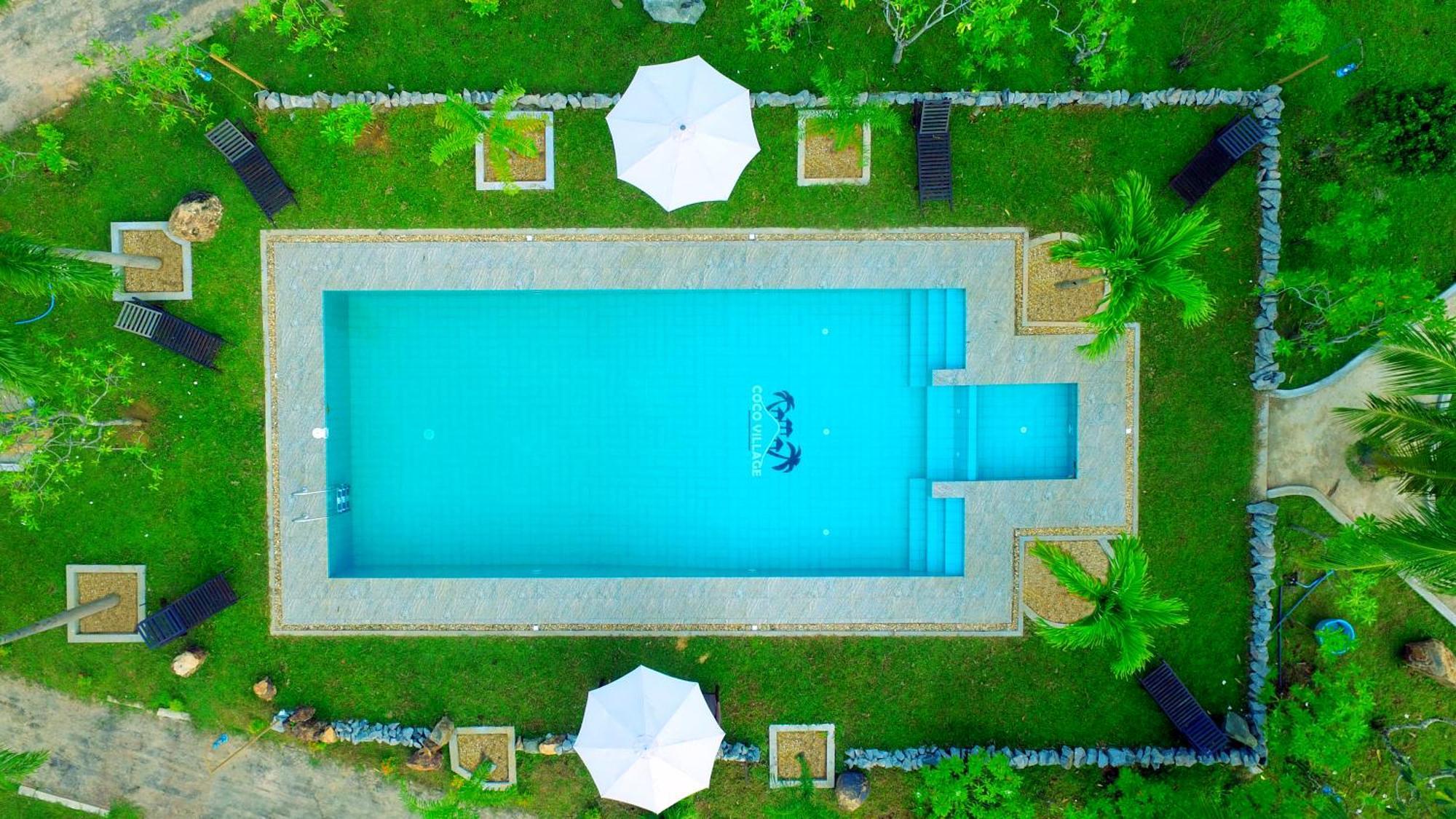 Coco Village Hotel Чилау Экстерьер фото