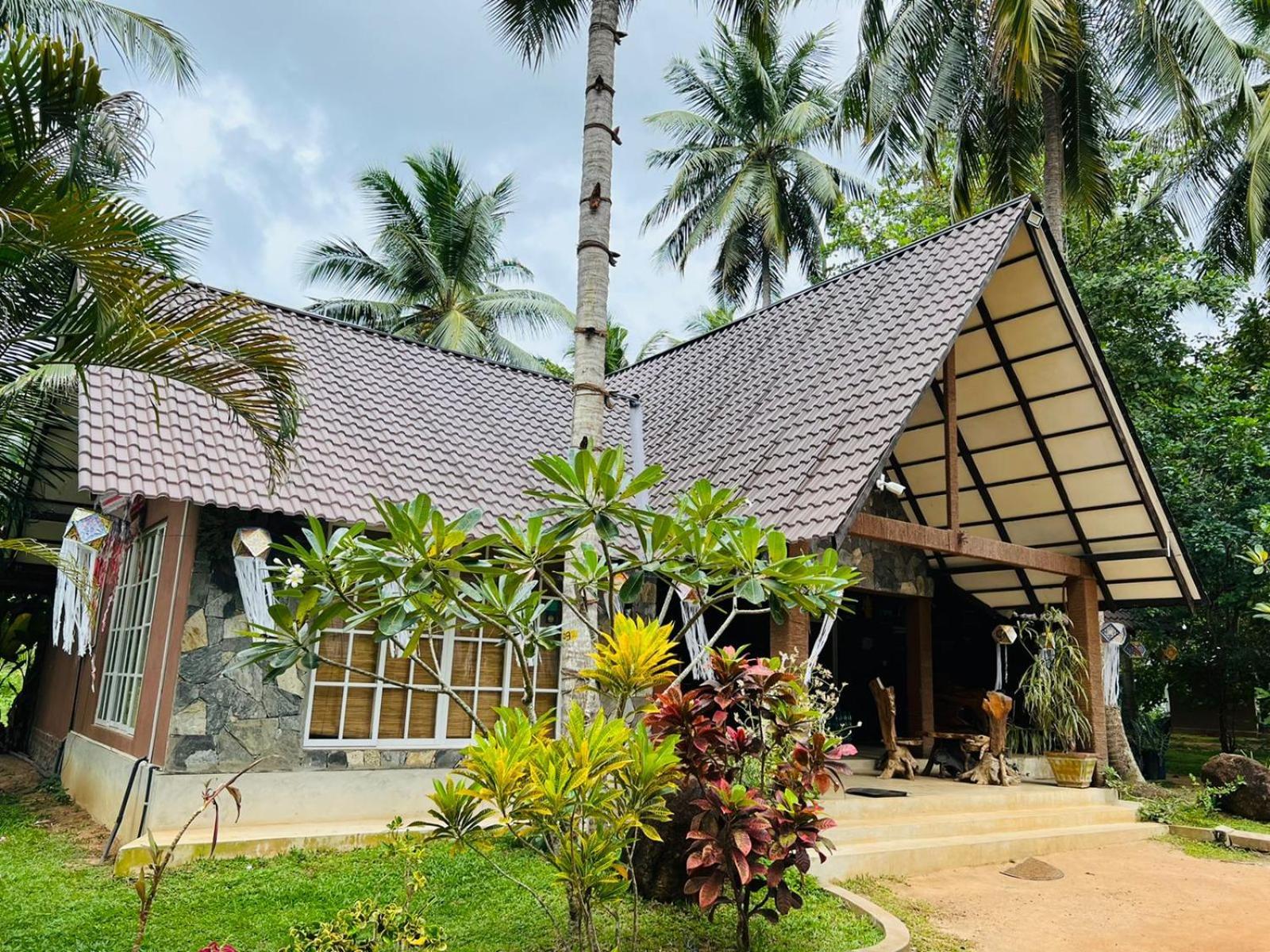 Coco Village Hotel Чилау Экстерьер фото